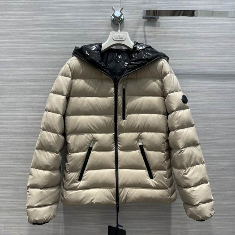 Moncler Women's Outwear 297